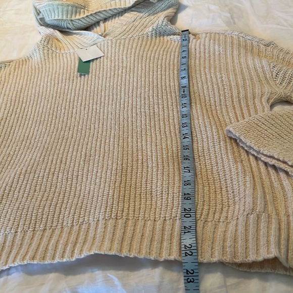 Abound hoodie Sweater - Picture 8 of 8